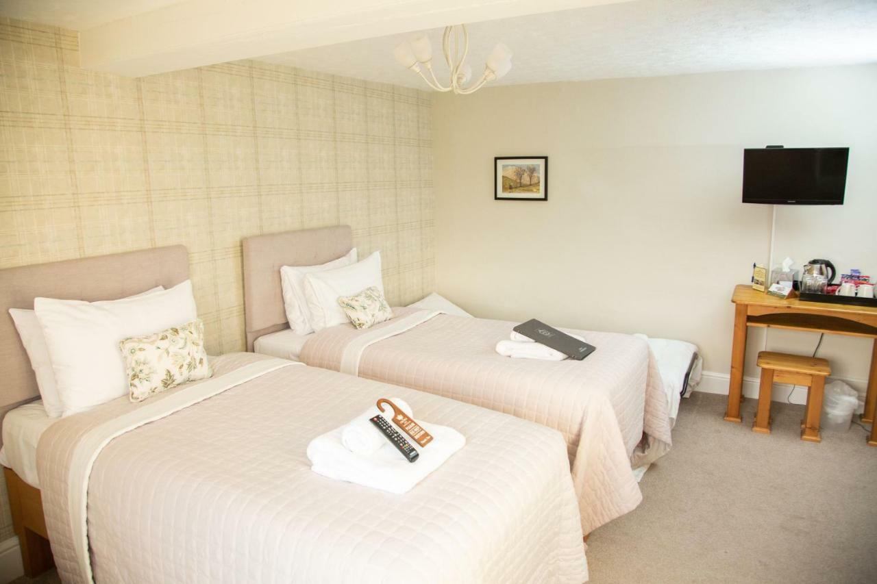 Crown Inn Marston Montgomery Extérieur photo