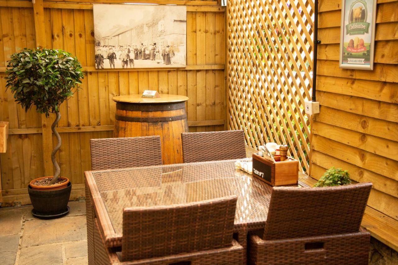 Crown Inn Marston Montgomery Extérieur photo