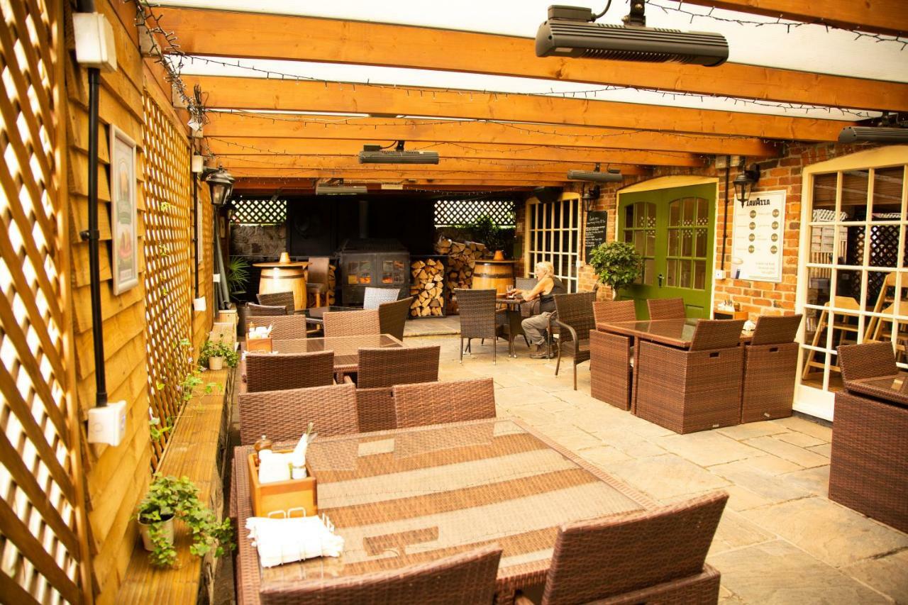 Crown Inn Marston Montgomery Extérieur photo